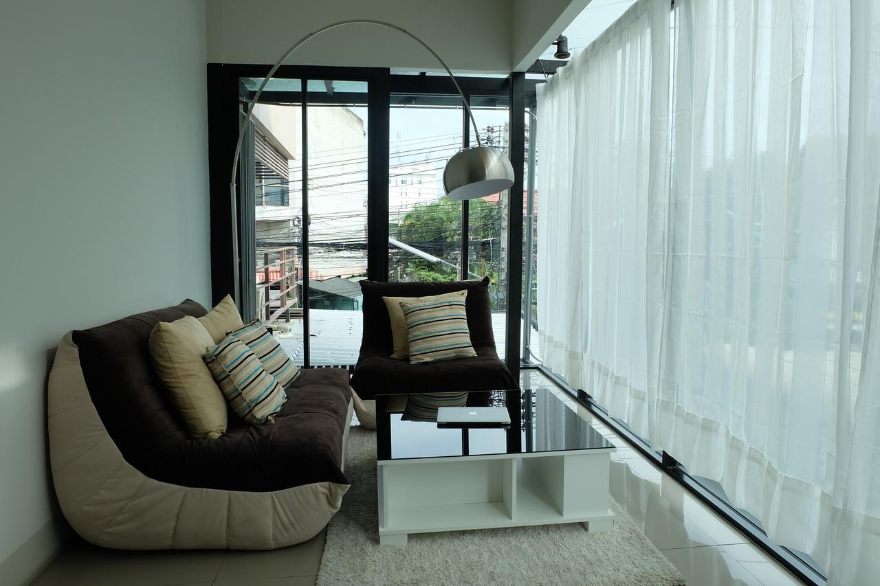 Dewyhouse Hostel Chiang Mai Exterior photo